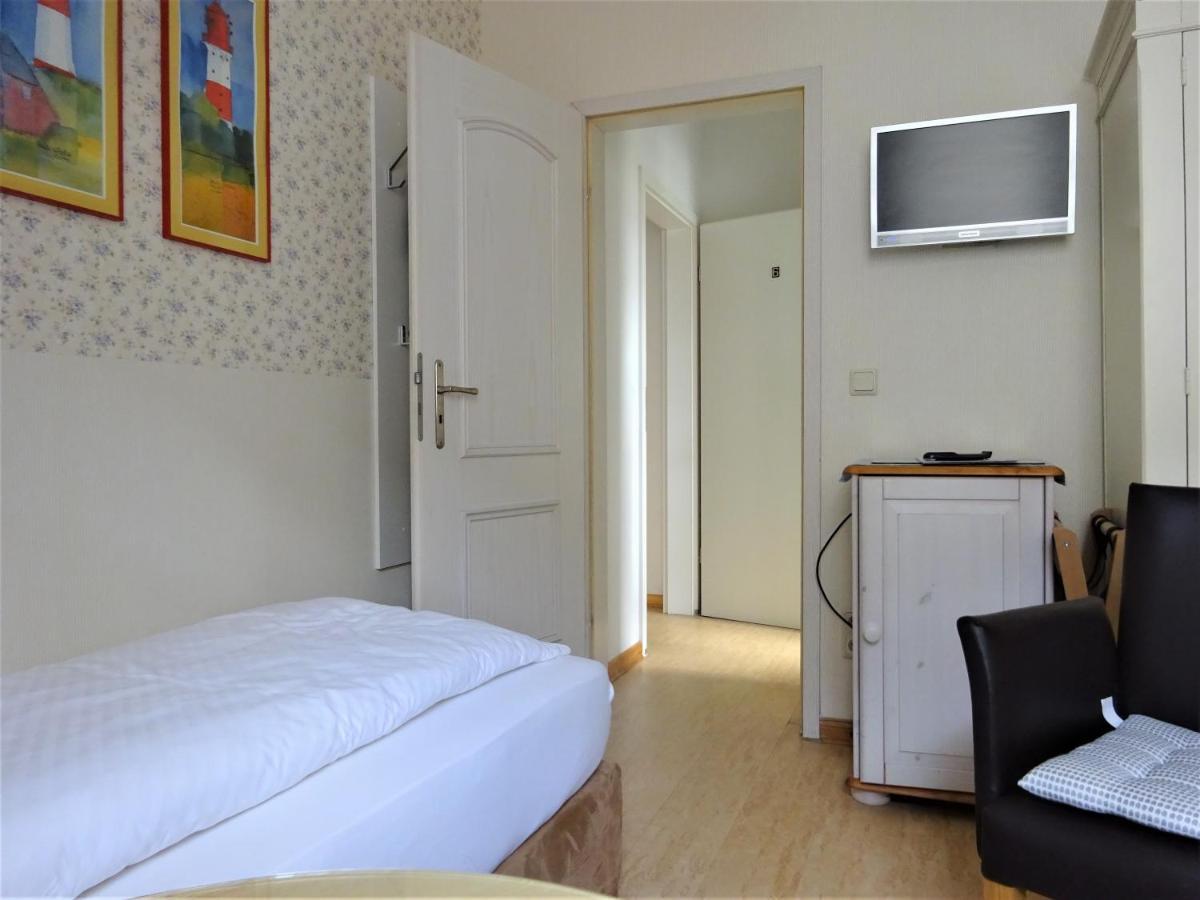 Hotel Pension Zur Faehrbruecke Stralsund Exterior photo
